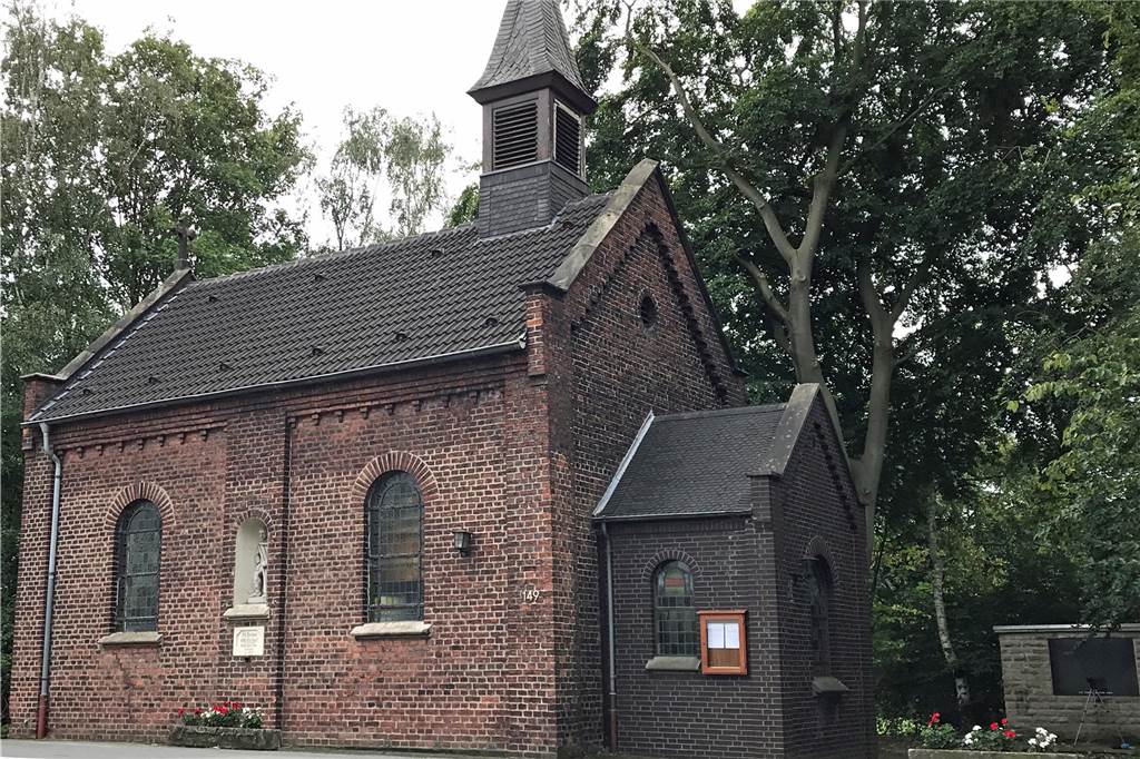Am Standort der 1886/1887 errichteten Rochuskapelle an der Lünener Straße (Foto) gab es einst eine „Leprosenanstalt".