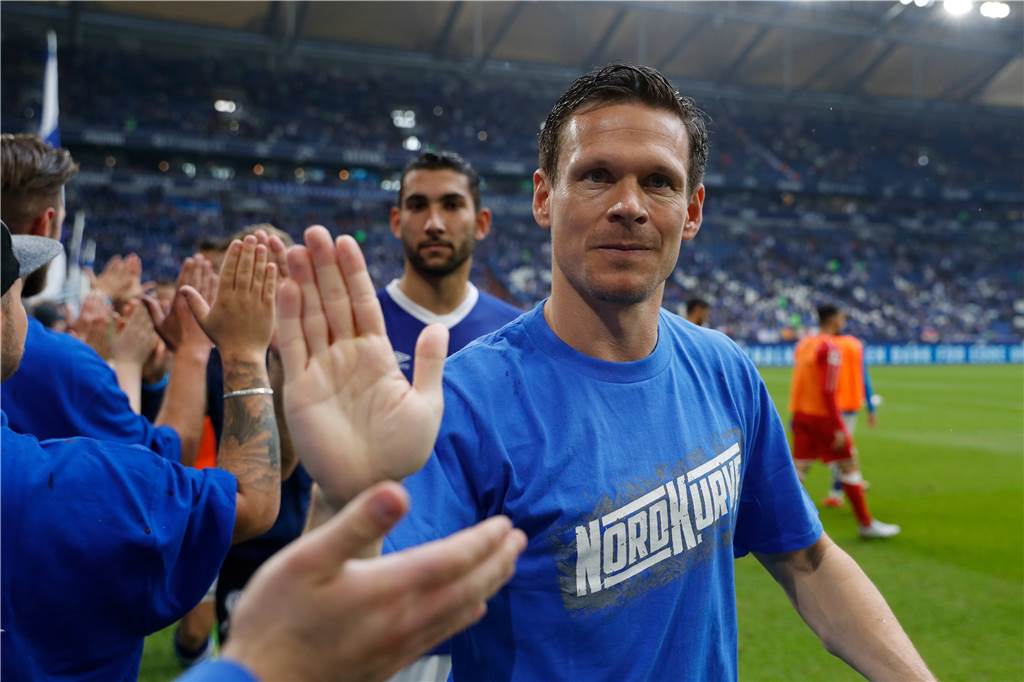 Sascha Riether redet Klartext: Das muss auf Schalke alles besser werden Abschied: Gegen Stuttgart absolvierte Sascha Riether im Mai sein letztes Spiel als Profi.