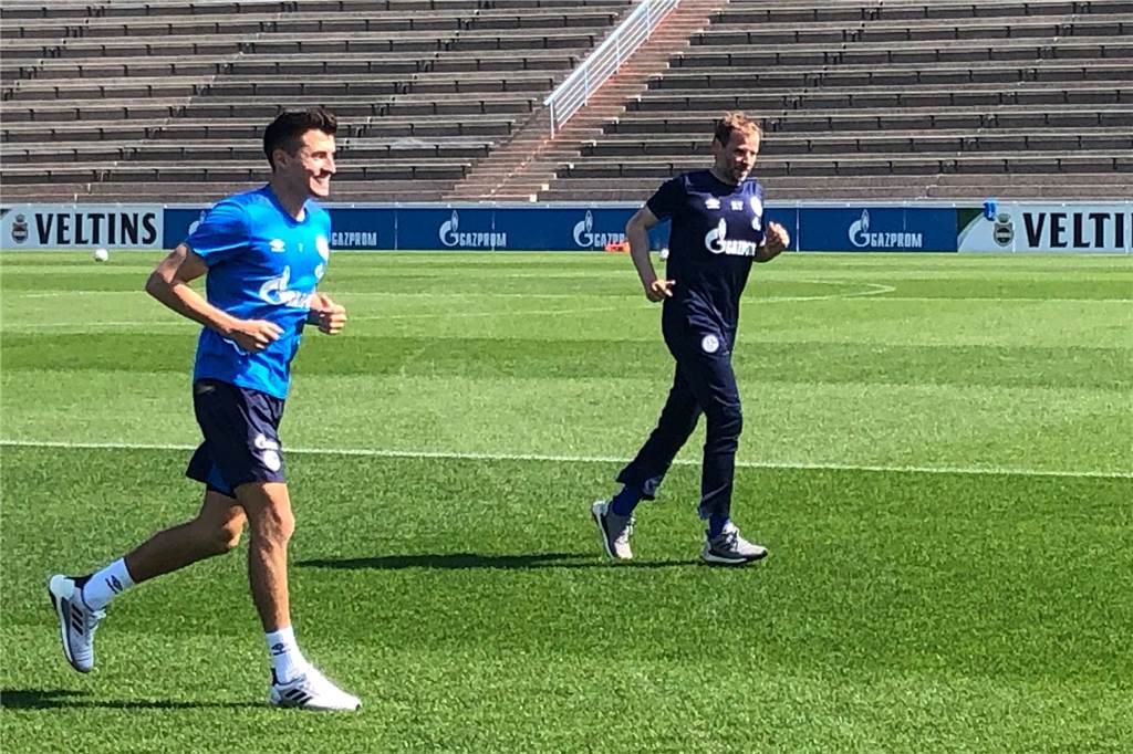 Huub Stevens verzweifelt an Schalke und warnt seine Spieler Absolvierte am Sonntag eine Laufeinheit: Alessandro Schöpf.