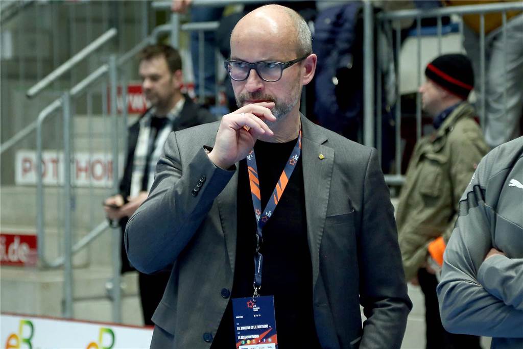 BVB darf ab Sommer 2025 nicht mehr in der Halle Wellinghofen spielen: Große Hallen-Problematik Rupert Thiele denkt nach.