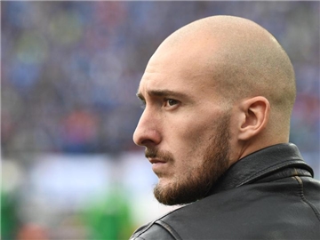 Abwehrspieler Luca Caldirola bleibt bei Werder Bremen. Foto: Boris Roessler
