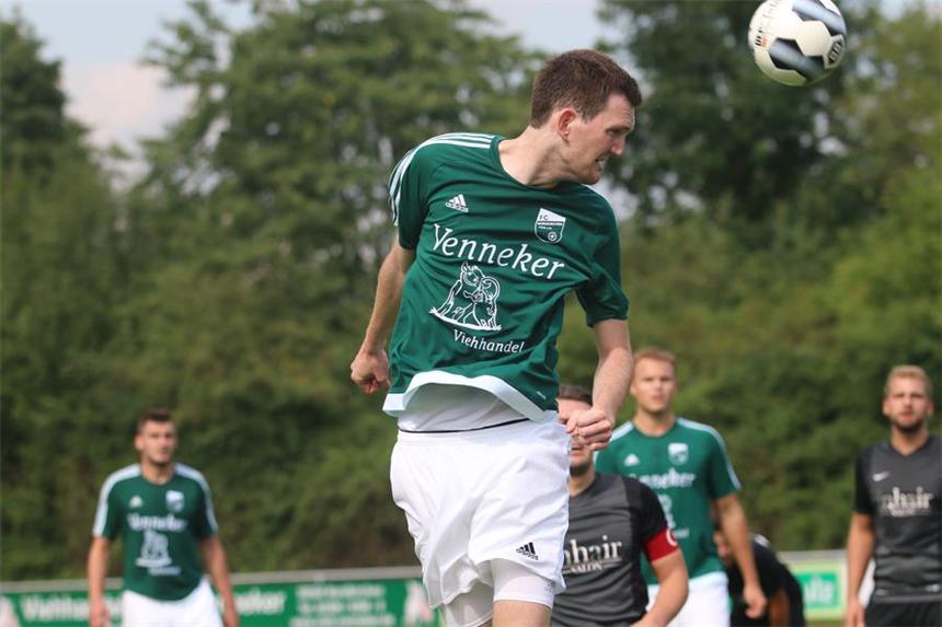 Abwehrspieler Marian Tüns und der FC Nordkirchen treffen am Mittwochabend auf Westfalenligist Gievenbeck.
