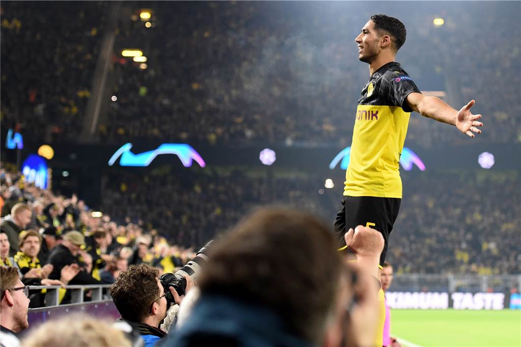 Der BVB gibt den Kampf um Leihspieler Achraf Hakimi nicht auf Achraf Hakimi bejubelt seinen Siegtreffer gegen Inter Mailand.