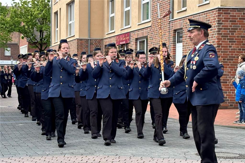 Flotte Flötenklänge und Marschgetrommel: Musizieren um den Grenzpokal Musiker