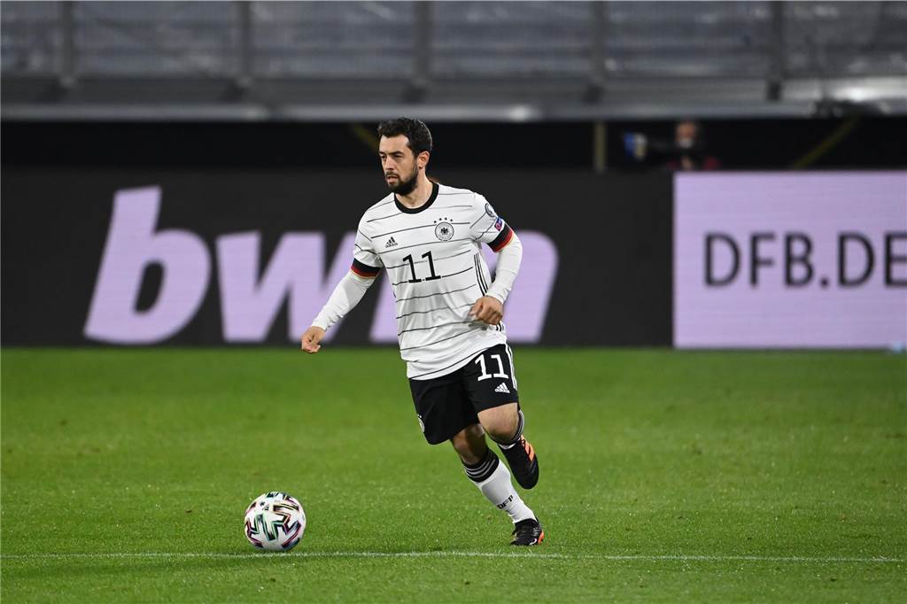 Fußball: WM-Qualifikation Europa, Deutschland - Nordmazedonien, Gruppenphase, Gruppe J, 3. Spieltag in der Schauinsland-Reisen-Arena. Amin Younes (Deutschland) in Aktion. Der derzeit vereinslose Younes hält sich bei Borussia Mönchengladbach fit. (zu dpa: «Younes hält sich bei Gladbach fit - Verpflichtung kein Thema») +++ dpa-Bildfunk +++