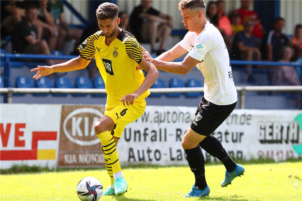 BVB-U23-Mittelfeldspieler verlässt die Borussia für ein Jahr - auf Leihbasis Aday Ercan (l.), hier im Spiel gegen den SC Preußen Münster, verlässt die BVB-U23 für ein Jahr Richtung SV Rödinghausen.