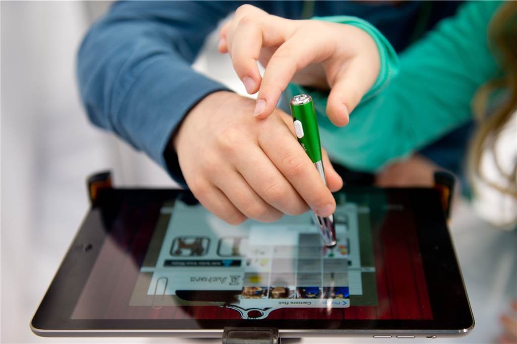 Homeoffice mit einem Zweijährigen? „Keine Chance!“ Ältere Kinder kommen mit dem Homeschooling ganz gut klar. Doch was ist mit den Kleinen?