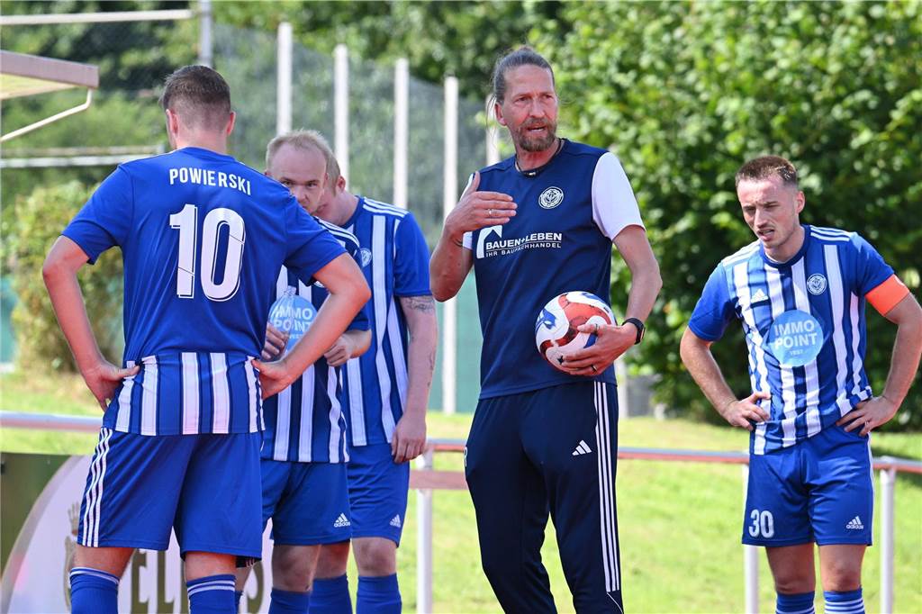 Ärgerte sich hinterher, dass sein Team seine Chancen nicht nutzte: ETuS-Trainer Marco Gruszka.