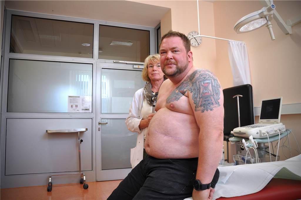 „Ich war kerngesund – und auf einmal biste Krebs-Patient“ Ärztin und Patient: Dr. Pia Dücker und André Walter Herzog.