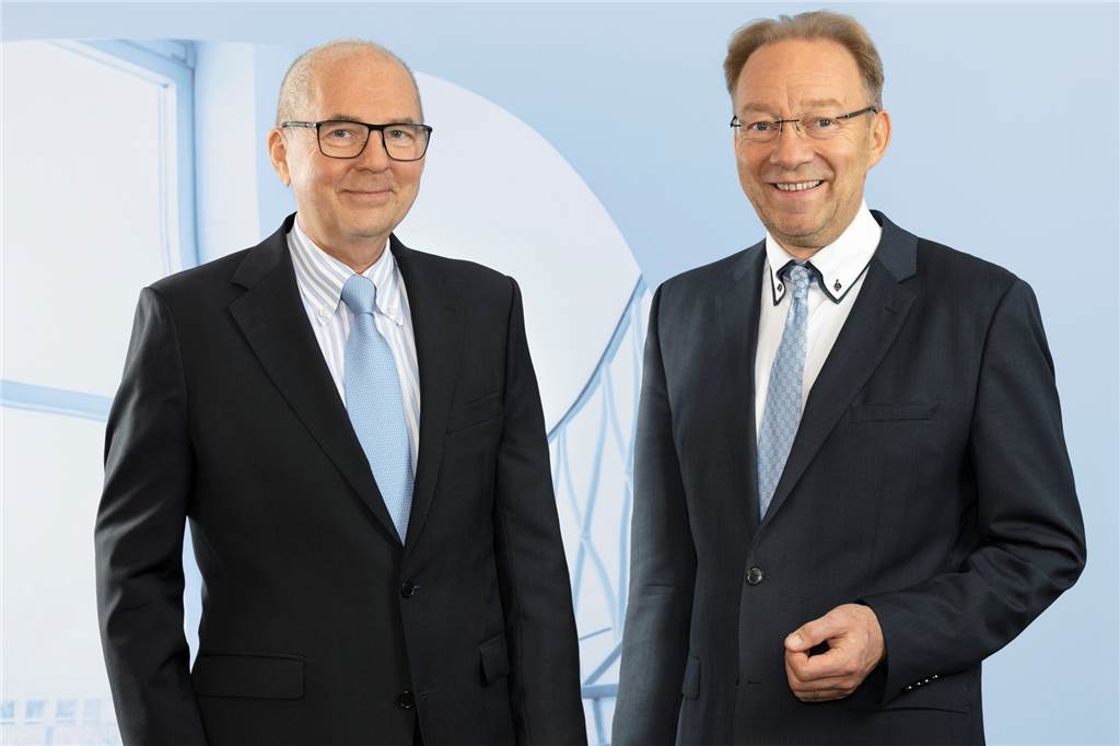 Äußerst unzufrieden sind in Dortmund IHK-Präsident Heinz-Herbert Dustmann (l.) und IHK-Hauptgeschäftsführer Stefan Schreiber (r.) mit den Ergebnissen des Corona-Gipfels: „Click&Meet kann bei kleinen Geschäften gehen, bei großen Kauf- und Warenhäusern wissen wir nicht, wie das sinnvoll funktionieren soll.“