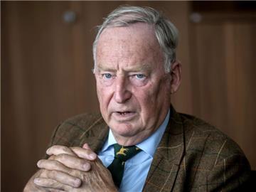 AfD-Vize Alexander Gauland: "Unsere Russland-Politik hat eigentlich überhaupt nichts damit zu tun, dass wir - was uns immer wieder unterstellt wird - für Herrn Putin sind und sein autoritäres Regime". Foto: Michael Kappeler