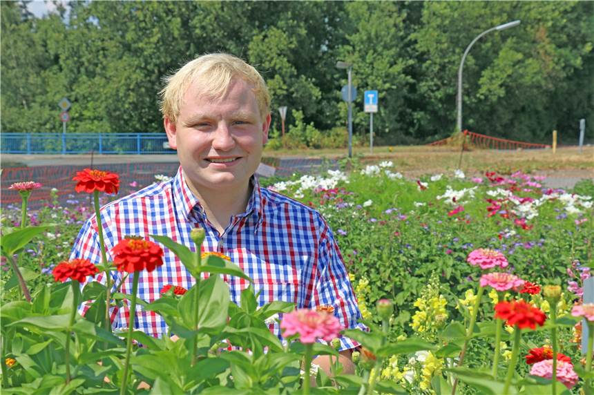 Blumen selbst pflücken gehen - das ist jetzt auch in Werne möglich Agrarbetriebswirt Ferdinand Schulze-Froning (27) eröffnet bei Icopal das erste Selbstpflückfeld für Blumen.