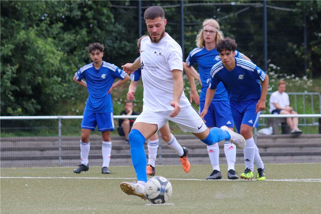Jetzt auch offiziell: Königsborn setzt auf Offensivmann mit Oberliga-Erfahrung Ahmet Acar lief beim 3:0-Sieg des Königsborner SV gegen die U19 des TSC Eintracht Dortmund bereits für seinen neuen Klub auf.