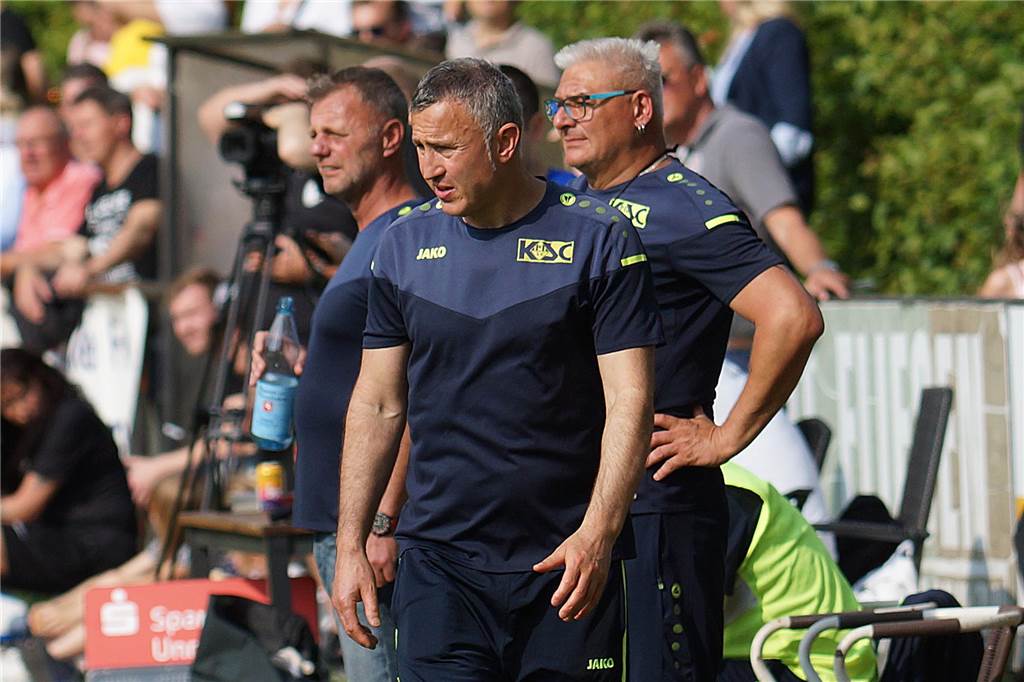 Kamener SC hat eine wichtige Entscheidung getroffen: „Wir haben wirklich Kontinuität“ Ahmet Kahya bleibt auch in der Zukunft als Trainer beim Kamener SC.