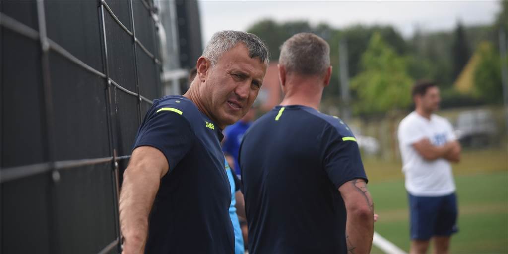 Kamener SC verpasst den Aufstieg: 5 Video-Reaktionen Ahmet Kahya, Trainer des Kamener SC, sagte, dass seine Mannschaft beim 0:3 abgeschlagen war.