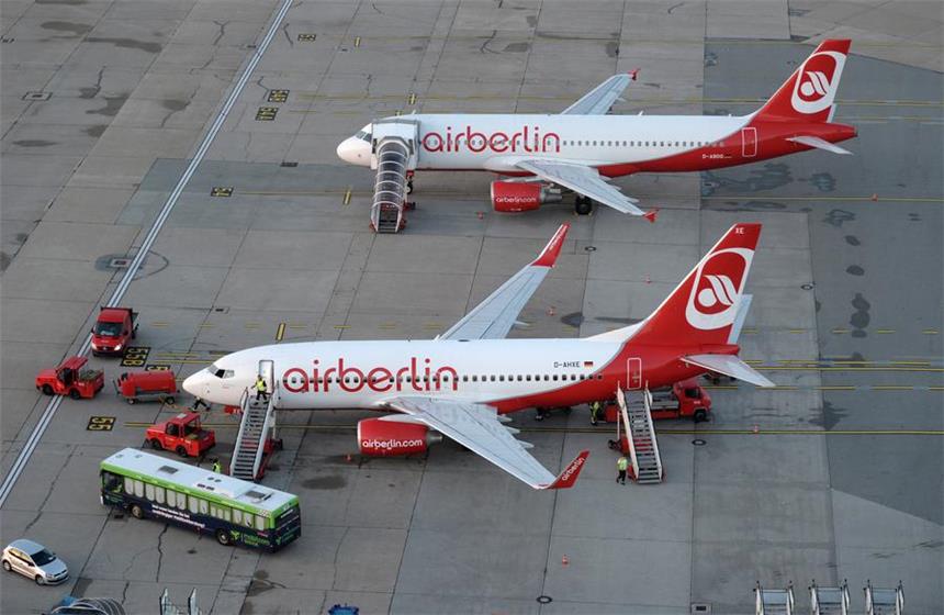 Air Berlin schrumpft drastisch Air Berlin will seine Flotte verkleinern und Flieger an Lufthansa abgeben.