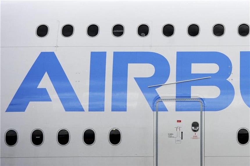Subventionen: Airbus bekräftigt Verhandlungsbereitschaft Airbus und Boeing liefern sich seit Jahrzehnten einen erbitterten Konkurrenzkampf. Foto: Andy Rain, EPA FILE