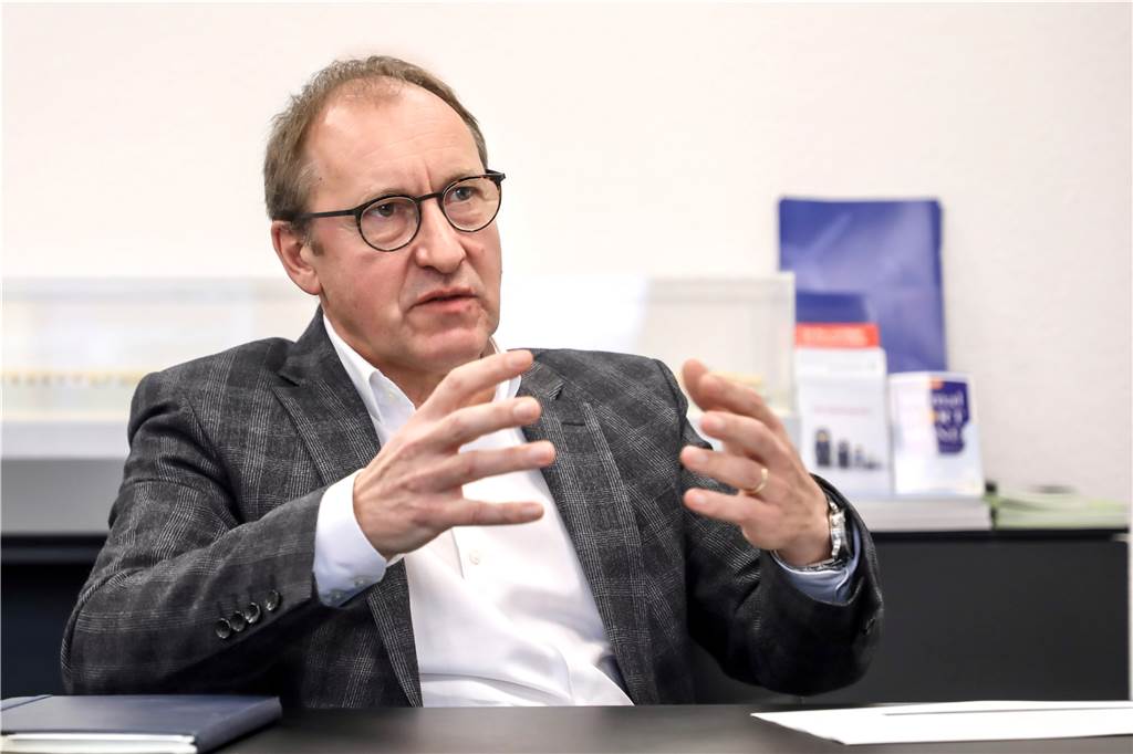 Airportchef Ludger van Bebber: "Wir haben auf die Anforderungen des OVG reagiert."