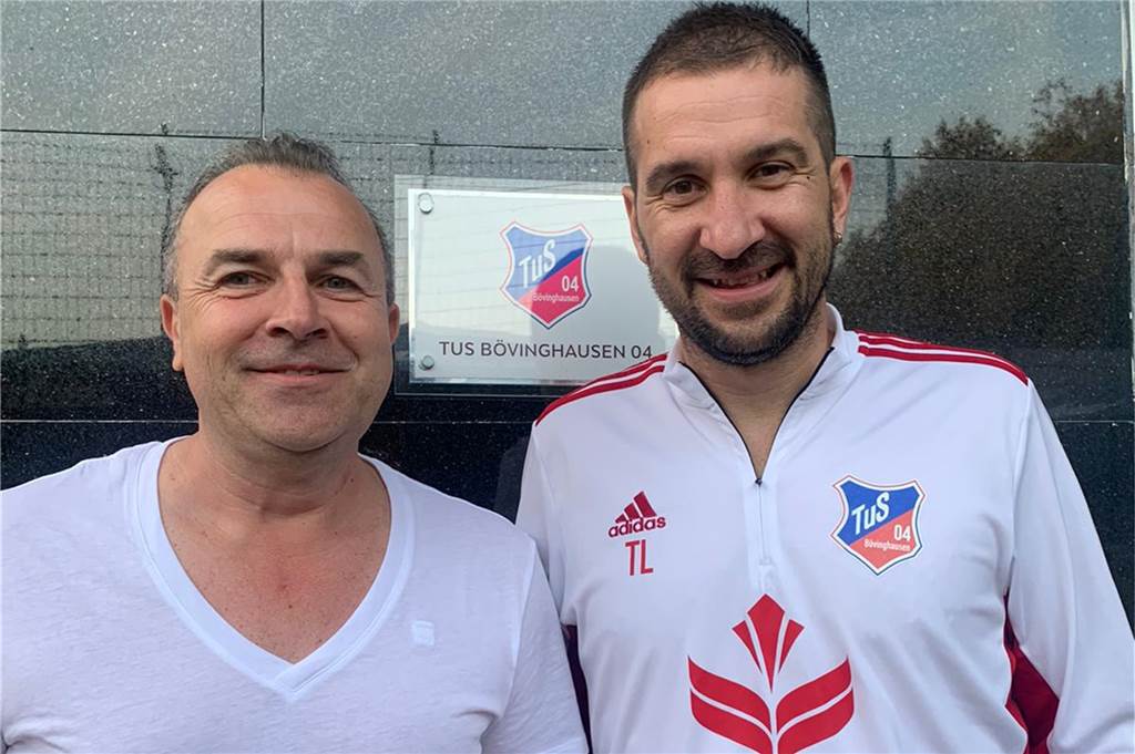 Dimitrios Kalpakidis bekommt Hilfe - von einem Mann mit Länderspiel-Erfahrung Ajan Dzaferoski hier mit seinem neuen Co-Trainer Nikola Karcev (r.)