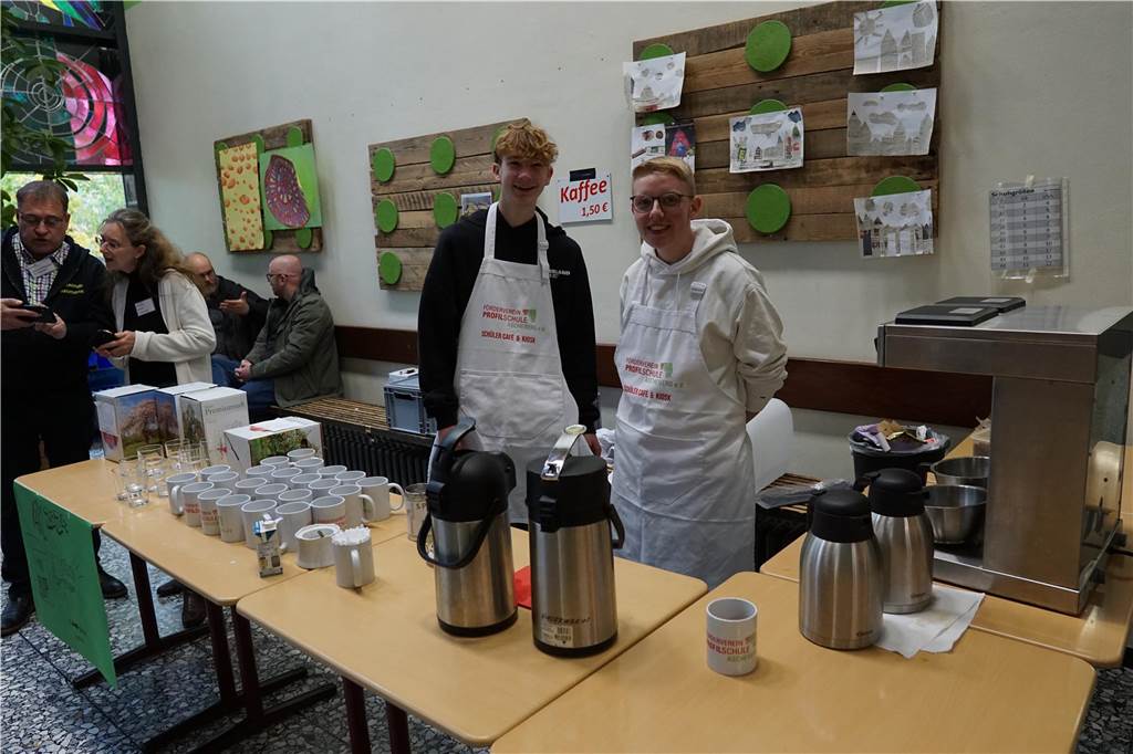 Aktive und ehemalige Schüler, das Lehrerkollegium und der Förderverein gaben einen kleinen Einblick in den Schulalltag an der Profilschule Ascheberg.
