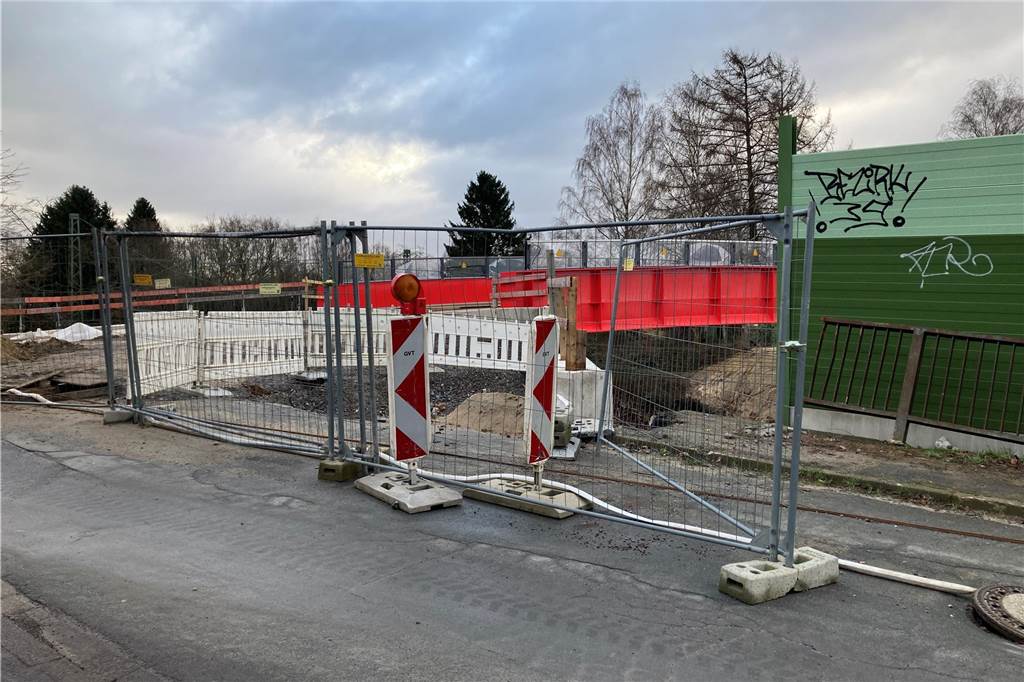 Arbeiten an der Brücke Kirschbaumsweg stehen vor dem Abschluss Die Brücke Kirschbaumsweg ist noch gesperrt.