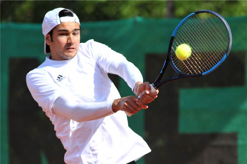 Castrop-Rauxeler Tennisspieler müssen auf ihren ersten Sommer-Einsatz noch warten Aktuell ist ungewiss, wann für Max Flüggen und den TuS Ickern die Westfalenliga-Saison beginnt.