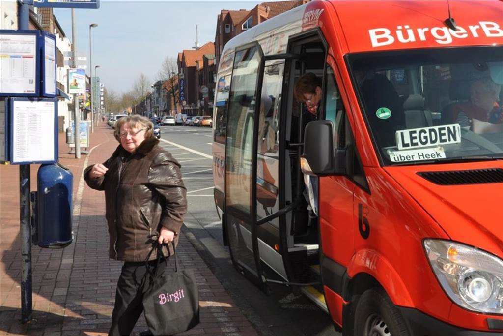 Neue Bürgerbus-Haltestelle – zwei andere könnten wegfallen Aktuell steuert der Bürgerbusverein Heek-Legden auf seiner einstündigen Tour 39 Haltestellen an.