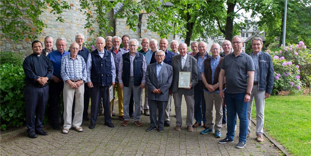 Kirchhellener Kirchenchor auf der Suche nach Nachwuchssängern Aktuell zählt der Männerchor noch 19 aktive Mitglieder.
