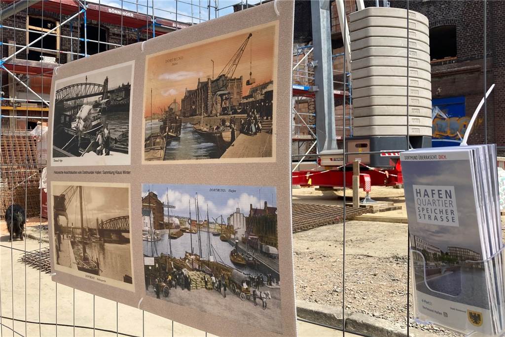 „Heimathafen“ an der Speicherstraße wird teurer - und macht mehr Arbeit Aktuelle und historische Aufnahmen von der Speicherstraße waren zum BDA-Tag am Bauzaun zu sehen.