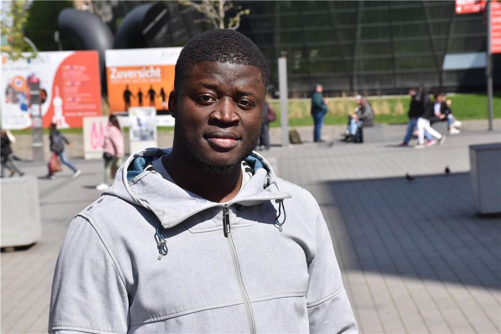 Spendensammlung in Mouhameds Namen (†16): Ärger zwischen 2 Helfergruppen in Dortmund Alassa Mfouapon spricht für den "Freundeskreis Mouhamed" über die Spendensammlung.