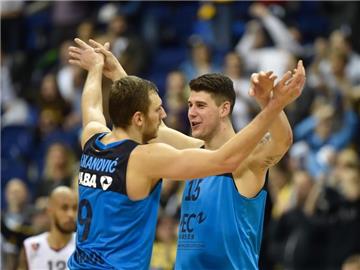 Alba Berlin feiert einen 82:77-Auswärtserfolg in Tübingen. Foto: Klaus-Dietmar Gabbert