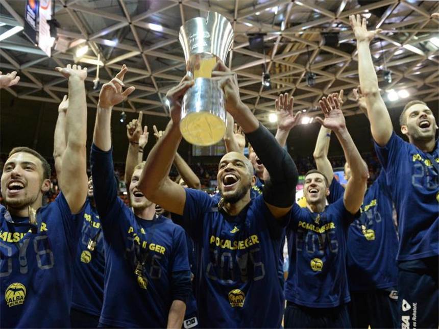 Kein Favoriten-Duell in Cup-Qualifikation ALBA Berlin gewann den Pokal in der vergangenen Saison. Foto: Andreas Gebert