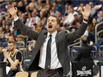ALBA-Trainer Ahmet Caki: "Heute hat einfach alles gepasst." Foto: Rainer Jensen
