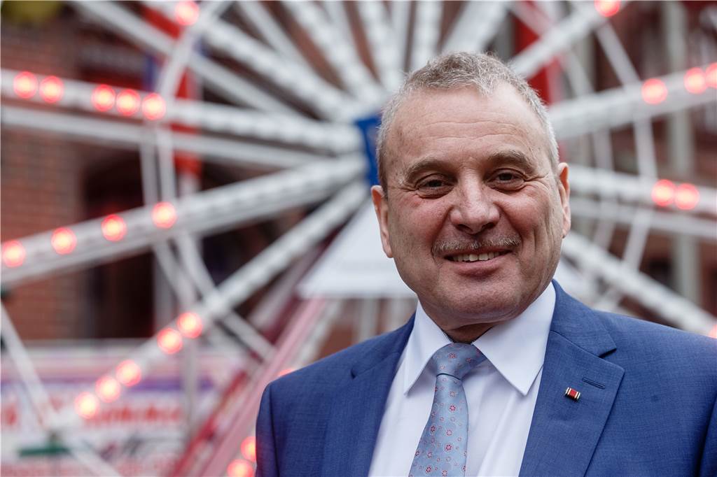 Masken im Karussell? Diese Regeln könnten für eine Corona-Sim-Jü gelten Albert Ritter, Präsident des Deutschen Schaustellerbundes, stellt mögliche Leitlinien für Kirmessen in der Corona-Krise zusammen. Diese würden auch für Sim-Jü in Werne als Grundlage für die weiteren Planungen gelten.