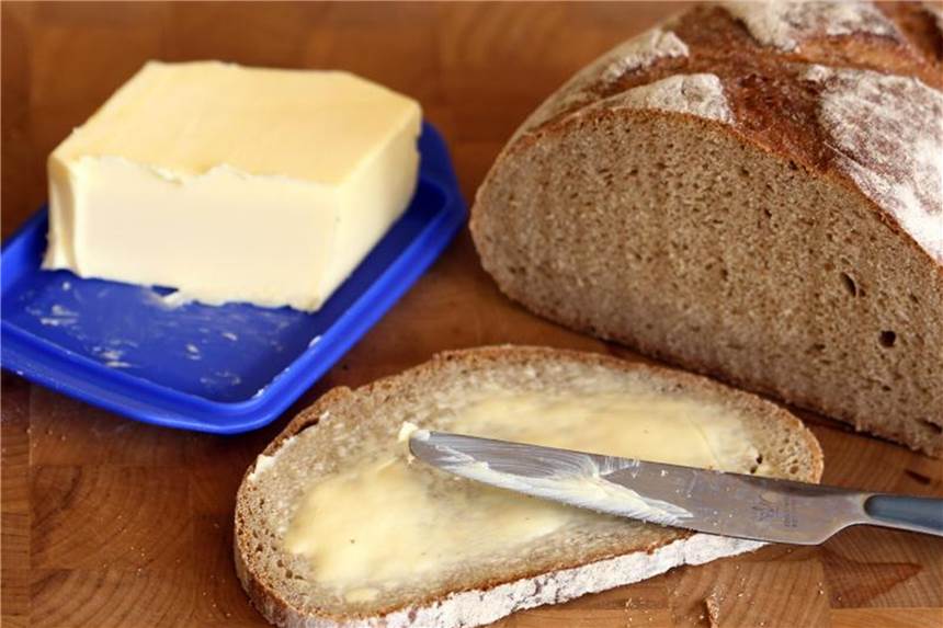 Aldi Süd senkt Butterpreis Aldi Süd hat den Preis für das 250-Gramm-Paket deutsche Markenbutter von 1,85 Euro auf 1,75 Euro herabgesetzt. Foto: Jens Büttner/Symbolbild
