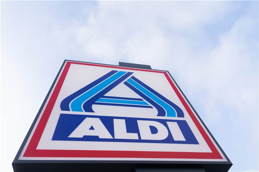 Aldi verbannt Billigfleisch aus den Regalen Aldi will künftig auf Billigfleisch verzichten und nur noch Fleisch aus artgerechter Haltung verkaufen.