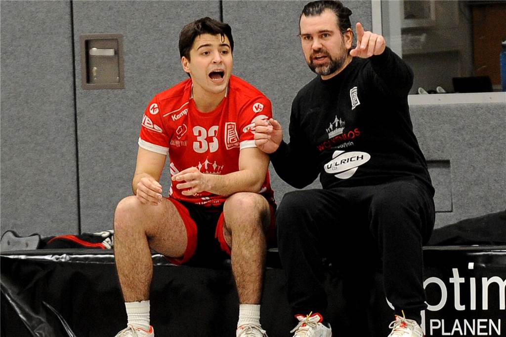 Gravierender Ausfall bei HVE Villigst-Ergste : Hoffnungsschimmer für HSG Schwerte/Westhofen Aleksa Starcevic (li.) und Trainer Tim Gurol sind mit der HSG Schwerte/Westhofen beim punktgleichen TV Neheim zu Gast.