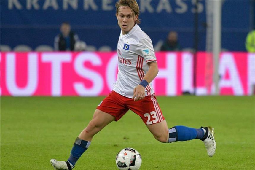 AC Mailand holt HSV-Profi Alen Halilovic Alen Halilovic hat einen Vertrag beim AC Mailand unterschrieben. Foto: Axel Heimken