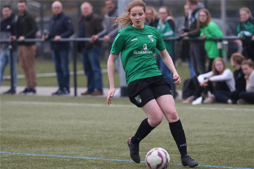 Führungsspielerin des PSV Bork blickt zurück : Ein schöner und ein sehr trauriger Moment Alessandra Sell wird sowohl im Mittelfeld als auch in der Verteidigung eingesetzt.