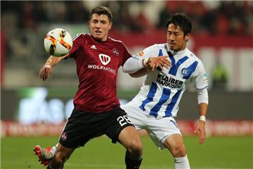 Alessandro Schöpf (l.) steht auf dem Sprung zum S04. 
