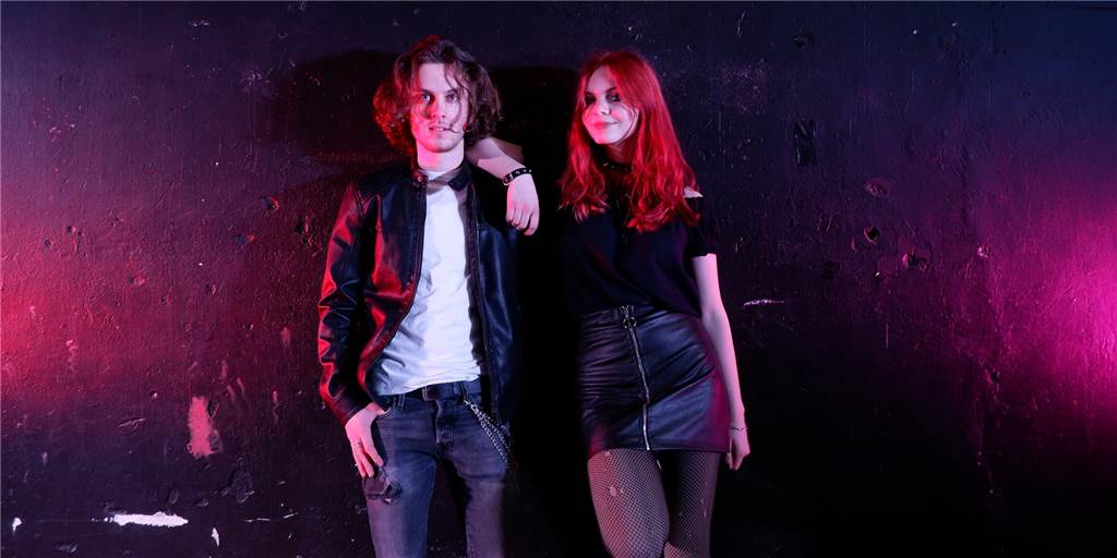 Alexander (17) und Emily (15) starten als Band aus Vreden durch Alexander Almering und Emily Küpers aus Vreden haben ihre eigene Band gegründet und wollen schon bald ihr erstes Album herausbringen.