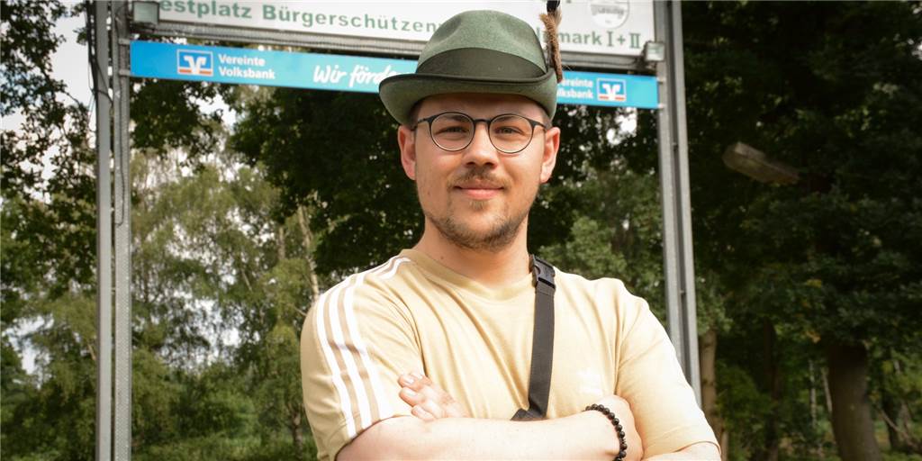 Dorsten: Schützenfest-Song von Alexander Büning (26) knackt besondere Marke Alexander Büning aus Dorsten hat einen Song über Schützenfeste veröffentlicht. Beim Publikum ist dieser gut angekommen.