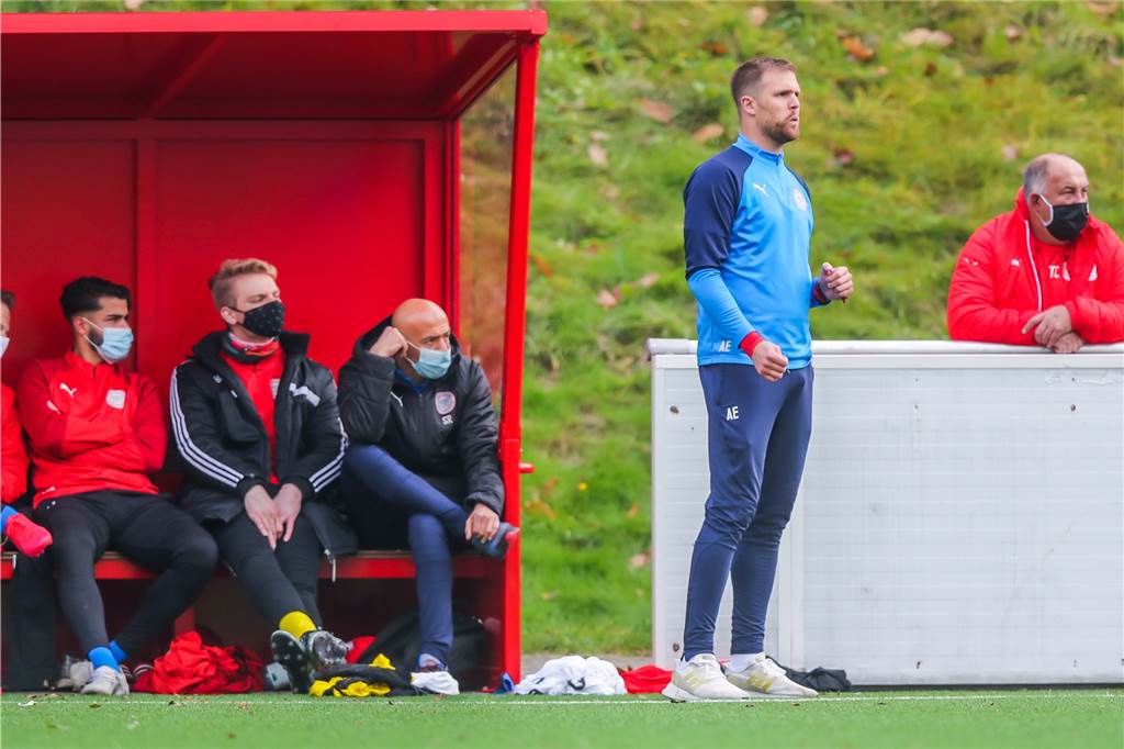 Studie sieht Rassismus-Problem im Amateurfußball - Dortmunder Trainer sehen das nicht Alexander Enke, Trainer des Hombrucher SV.