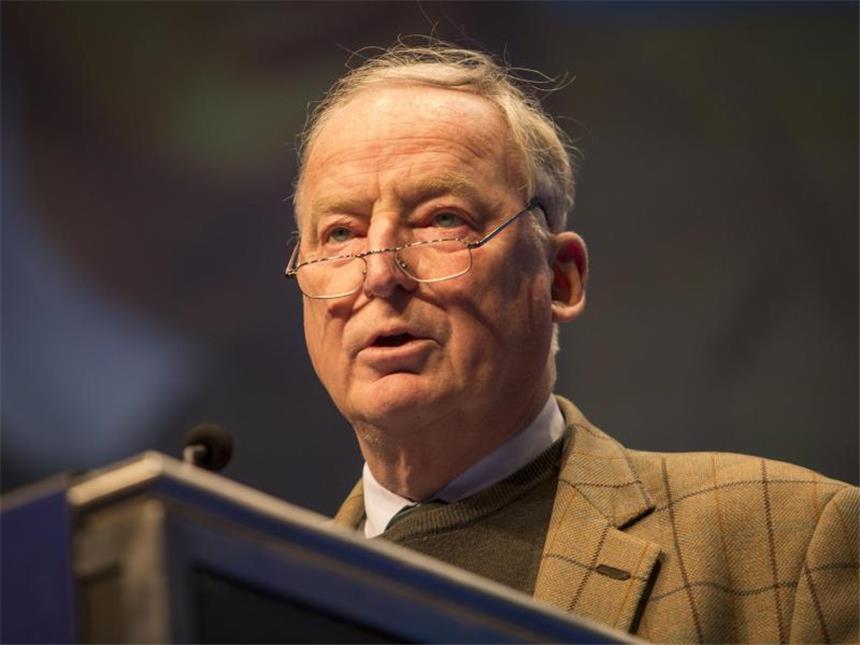 AfD-Vize Gauland sorgt mit Boateng-Äußerungen für Empörung Alexander Gauland beim Bundesparteitag der Alternative für Deutschland (AfD) im April.