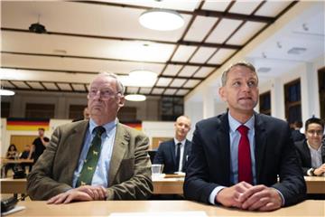 Alexander Gauland und Björn Höcke beim Bundeskongress der Jungen Alternative (JA) für Deutschland. Foto: Alexander Prautzsch