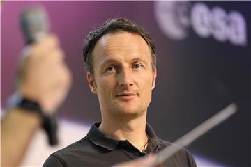 Alexander Gerst schaut im Weltall WM-Spiele. Foto: Oliver Berg