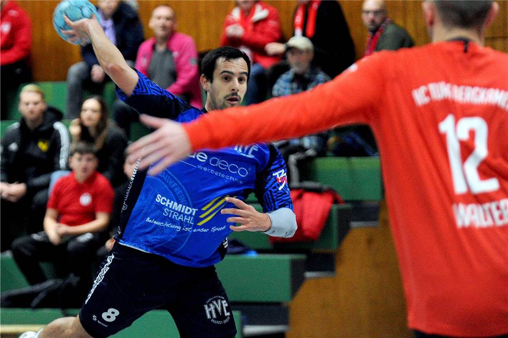 BVB als Mutmacher: HSG Schwerte/Westhofen und HVE Villigst-Ergste gegen zwei Tabellenführer Alexander Hänel trifft mit der HVE Villigst-Ergste im letzten Spiel des Jahres auf Spitzenreiter HSG Gevelsberg-Silschede.