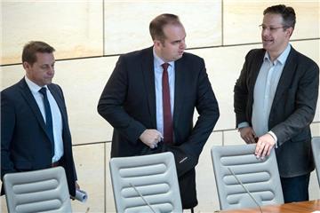Alexander Langguth (M) war bereits zuvor aus der AfD ausgetreten. Jetzt ist seine Fraktion in Iserlohn geschlossen zur "Blauen Partei" von Frauke Petry gewechselt.