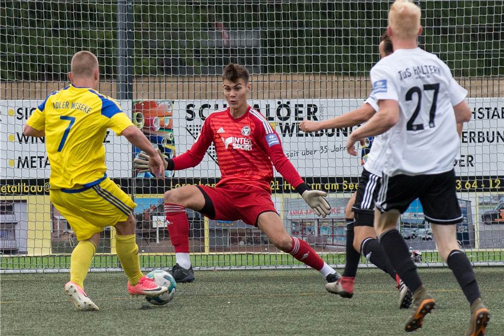 Nach einem Jahr Westfalenliga: Ex-TuS-Spieler wechselt zu Oberligisten Alexander Rothkamm (rot) - hier noch im Trikot des TuS Haltern am See - verlässt den SV Sodingen nach einem Jahr wieder und wechselt zu Westfalia Herne.