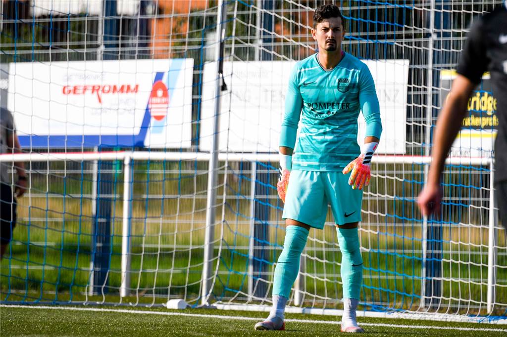 Nach individuellem Fehler: Deutliches Derby zwischen BW Alstedde und dem BV Brambauer Alexander Ruscher stand am Sonntag früh im Mittelpunkt.